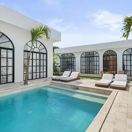 All-White Villa With Pool, Sauna, Firepit & Office
