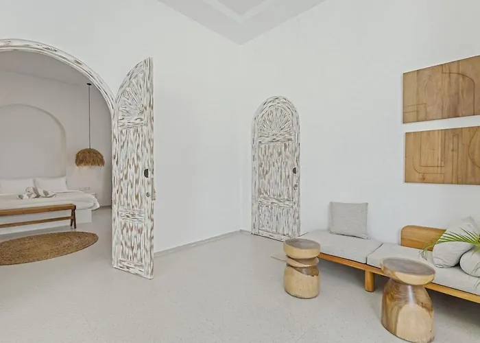 All-white With Pool, Sauna, Firepit & Office Villa *