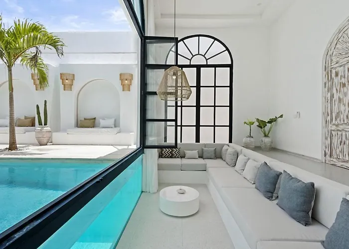 All-white With Pool, Sauna, Firepit & Office Villa Jimbaran