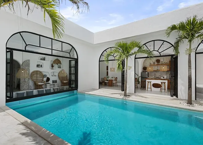 All-white With Pool, Sauna, Firepit & Office Villa