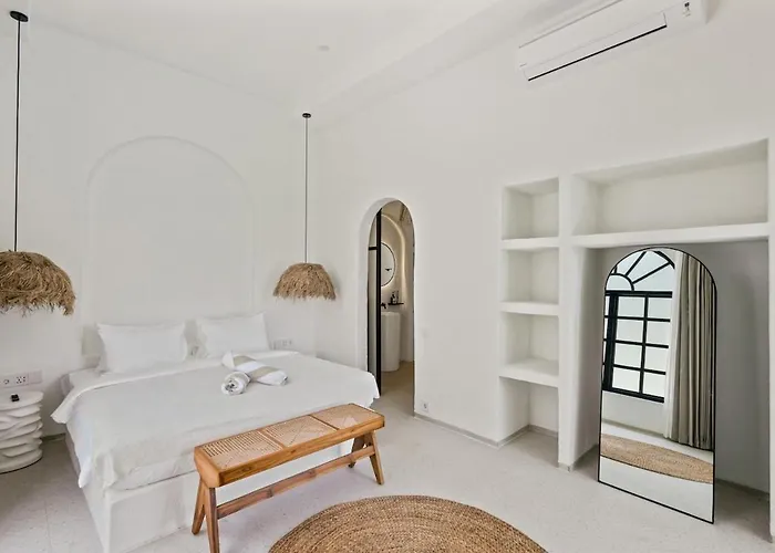 All-white With Pool, Sauna, Firepit & Office * Jimbaran