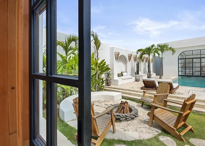 All-white With Pool, Sauna, Firepit & Office Villa *