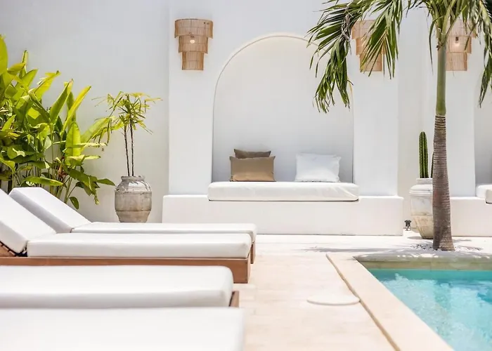 All-white With Pool, Sauna, Firepit & Office Jimbaran