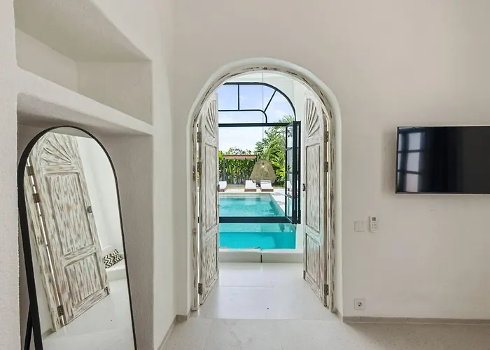 All-white With Pool, Sauna, Firepit & Office *