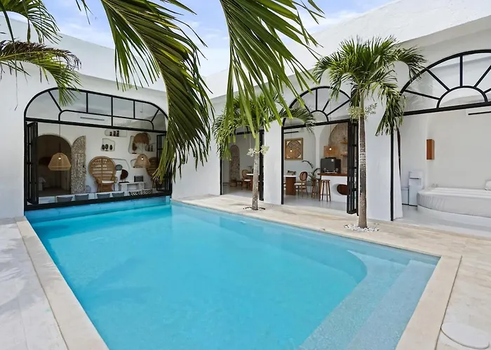 All-white With Pool, Sauna, Firepit & Office