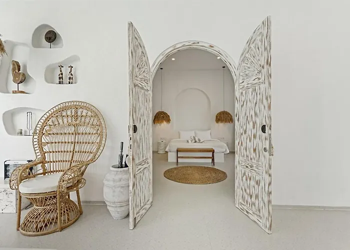 All-white With Pool, Sauna, Firepit & Office Villa