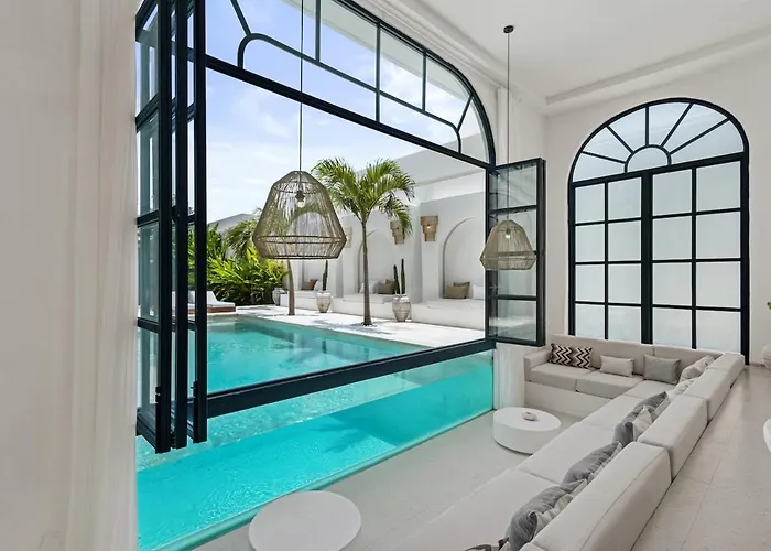 All-white With Pool, Sauna, Firepit & Office Jimbaran