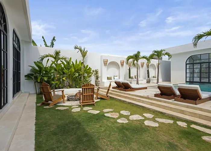 Villa All-white With Pool, Sauna, Firepit & Office Jimbaran