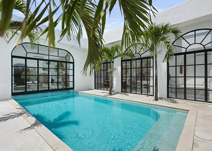 All-white With Pool, Sauna, Firepit & Office *
