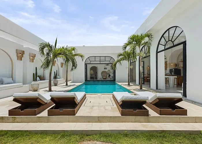 All-white With Pool, Sauna, Firepit & Office Villa