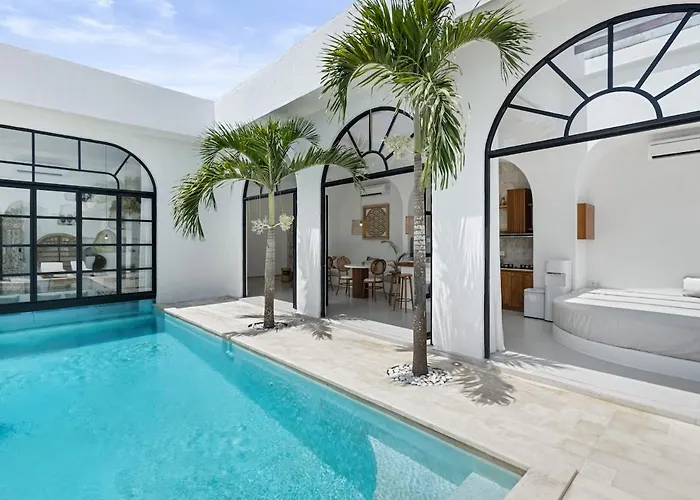 All-white With Pool, Sauna, Firepit & Office *
