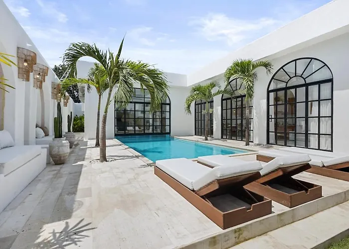 All-white With Pool, Sauna, Firepit & Office *
